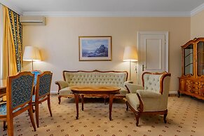 Natsionalny Hotel