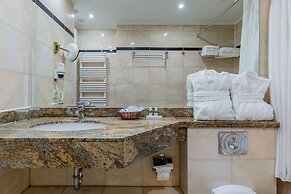 Natsionalny Hotel