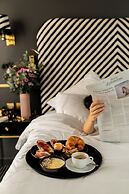 Snob Hotel