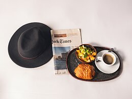 Snob Hotel