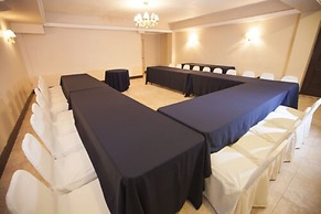 Hotel El Camino Inn & Suites