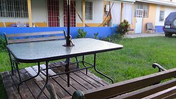 Hacienda Tropical Guest House