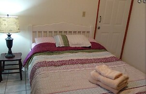 Hacienda Tropical Guest House