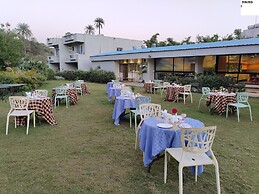 Hummingbird Resort