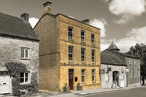 Victoria House Stow