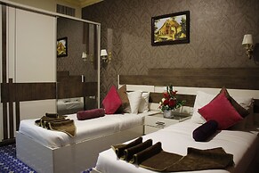 Balcony Hotel & Suites