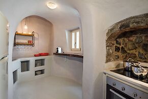 Ammos Oia Mansion