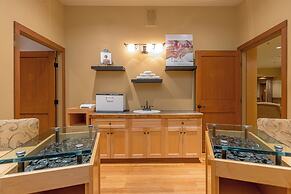 Pacific Shores Resort & Spa