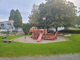 Pacific Shores Resort & Spa