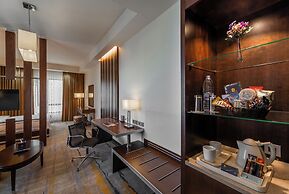 Sulaf Luxury Hotel