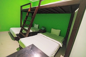 Villa Tepi Sungai