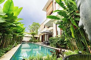 Villa Tepi Sungai