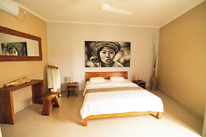 Villa Tepi Sungai
