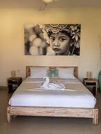 Villa Tepi Sungai