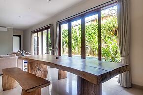 Villa Tepi Sungai