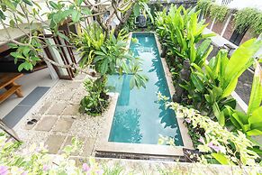 Villa Tepi Sungai