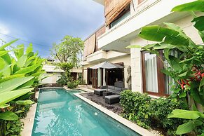 Villa Tepi Sungai