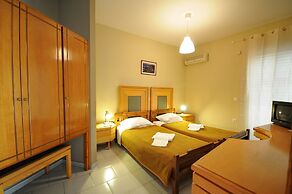 Manias Apartments