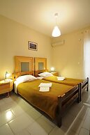 Manias Apartments