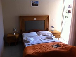Manias Apartments