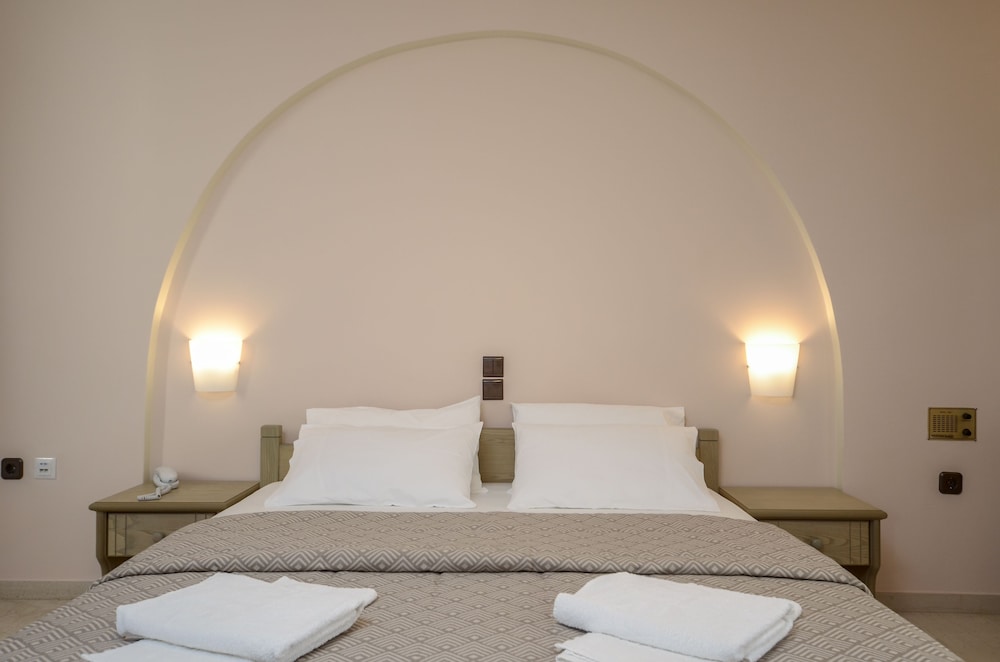 Proteas Hotel & Suites