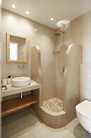 Proteas Hotel & Suites