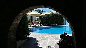 Proteas Hotel & Suites