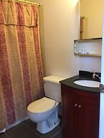 Holiday House Motel