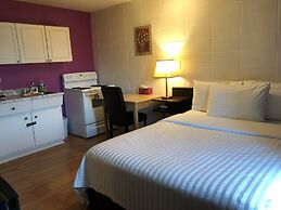 Holiday House Motel
