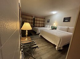 Holiday House Motel