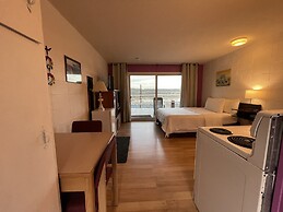 Holiday House Motel