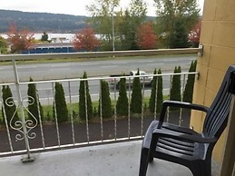 Holiday House Motel