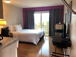 Holiday House Motel