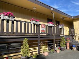Holiday House Motel