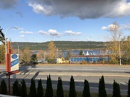 Holiday House Motel