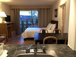 Holiday House Motel