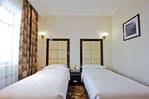 Garden Hotel