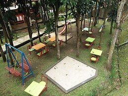 Bukit Alamanda Resort & Resto