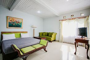 Bukit Alamanda Resort & Resto