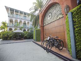 The Grand Morocc Hotel