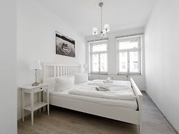 City Park Apartments Ludi