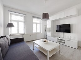 City Park Apartments Ludi