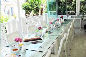 White Palace Otel