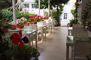 White Palace Otel