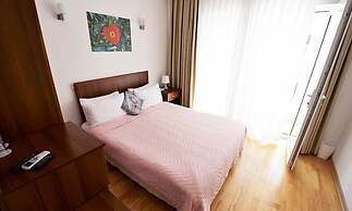 White Palace Otel