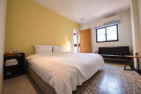 Here B&B