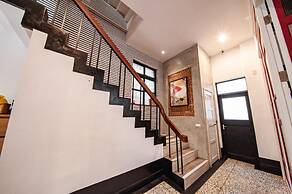 Here B&B