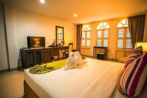 Patong Sino House