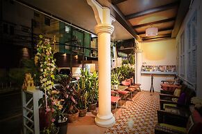 Patong Sino House