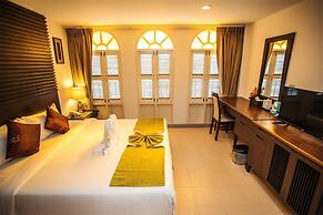 Patong Sino House